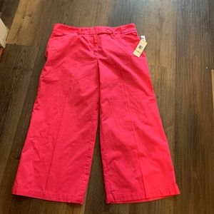 Jones New York Sport wide leg capris in flamingo‎ pink . NWT